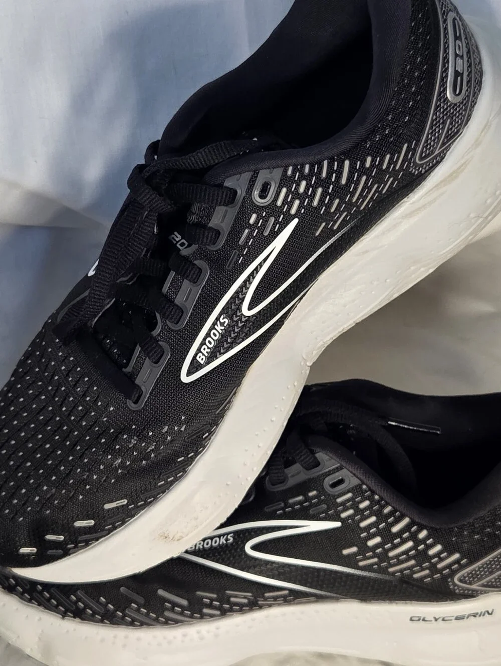 Brooks Glycerin 20 Women’s Lace-Up Mesh Running Sneakers Black/White Sz 8.5M